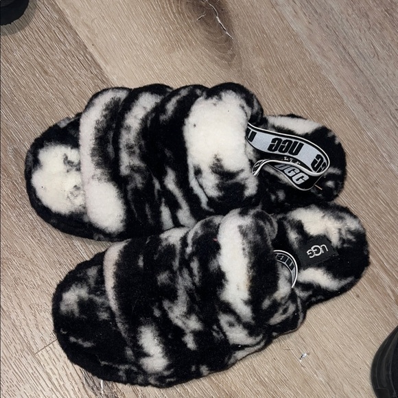 UGG Women's Black and Cream Plush Slippers - Picture 3 of 5